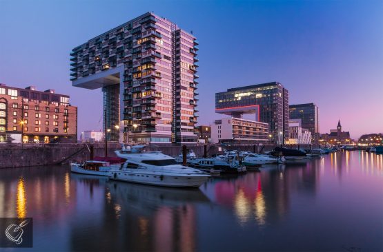 Fotografie von den Kranhäusern im Kölner Rheinauhafen