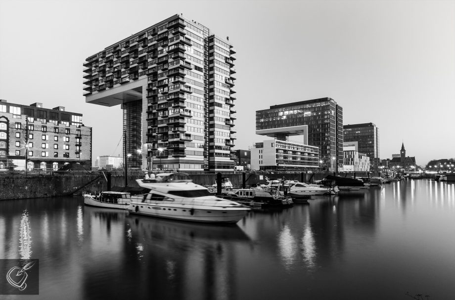 Der Fotograf von Aachen hat die Kranhäusern im Kölner Rheinauhafen Köln fotografiert