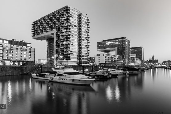 Fotografie von den Kranhäusern im Kölner Rheinauhafen